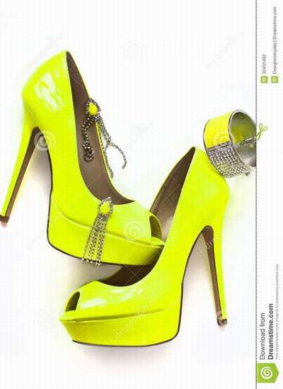 chaussure jaune fluo